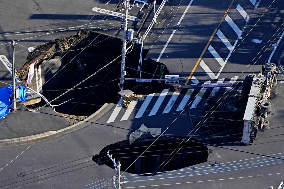 道路陥没事故　埼玉県八潮市