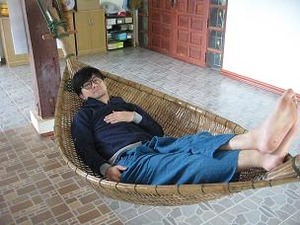 食後はハンモックで極楽気分