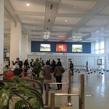 間もなく出国