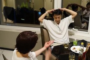 なんのポーズだ?