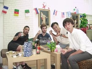 ゲストハウスで3次会