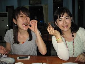 えげつないもん食う2人