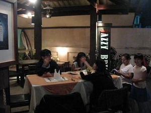 晩飯はお洒落なレストラン
