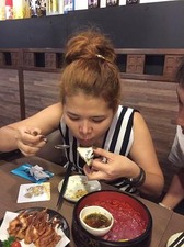 生牡蠣を食らう