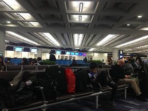 ロビーで待機