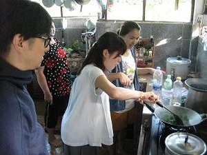腰が引けてるぞA嬢