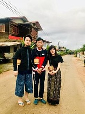 何とも不思議な3人です