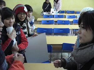 興味津々の学生たち