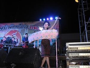 この妖艶さで高校2年生