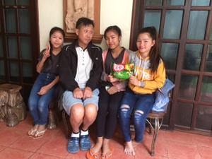ラオ族と記念撮影