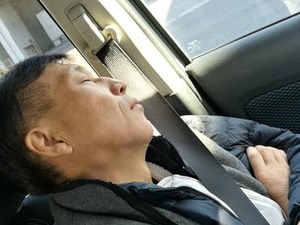 助手席で爆睡
