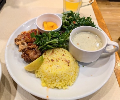 Picsart_24-07-28_22-35-26-294