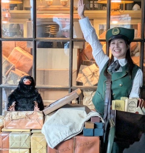 Picsart_25-12-09_17-34-05-310~2