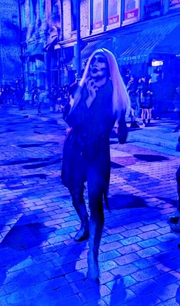 Picsart_25-10-21_20-21-55-886