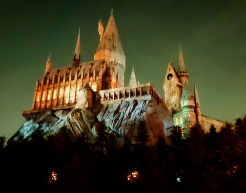 Picsart_23-11-29_20-43-17-826