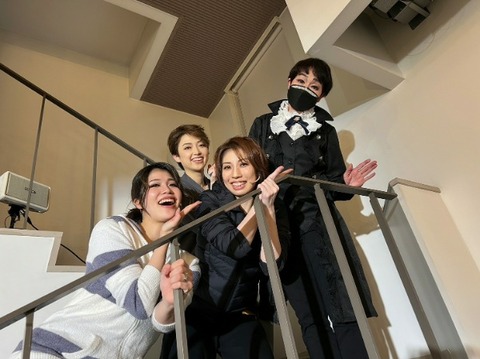 Picsart_22-12-06_20-27-38-252