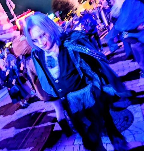 Picsart_25-10-21_20-27-35-708~2