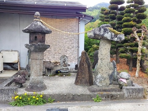 Picsart_22-04-27_22-15-55-676