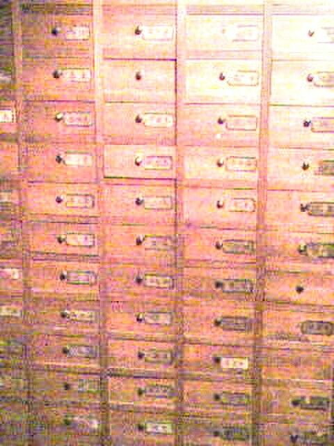 18961445_1768634138_1large~2