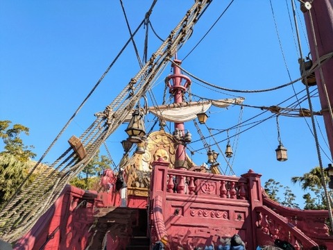 Picsart_25-02-25_22-37-54-546