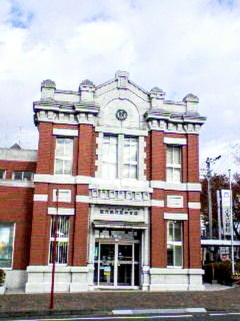 18961445_1768633012_1large~2