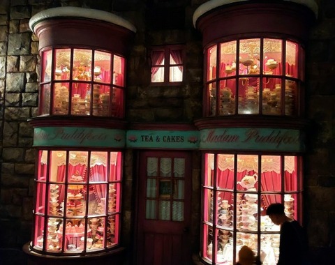 Picsart_23-11-29_20-44-27-421