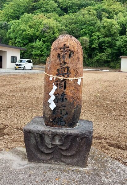 Picsart_22-04-27_22-07-53-396