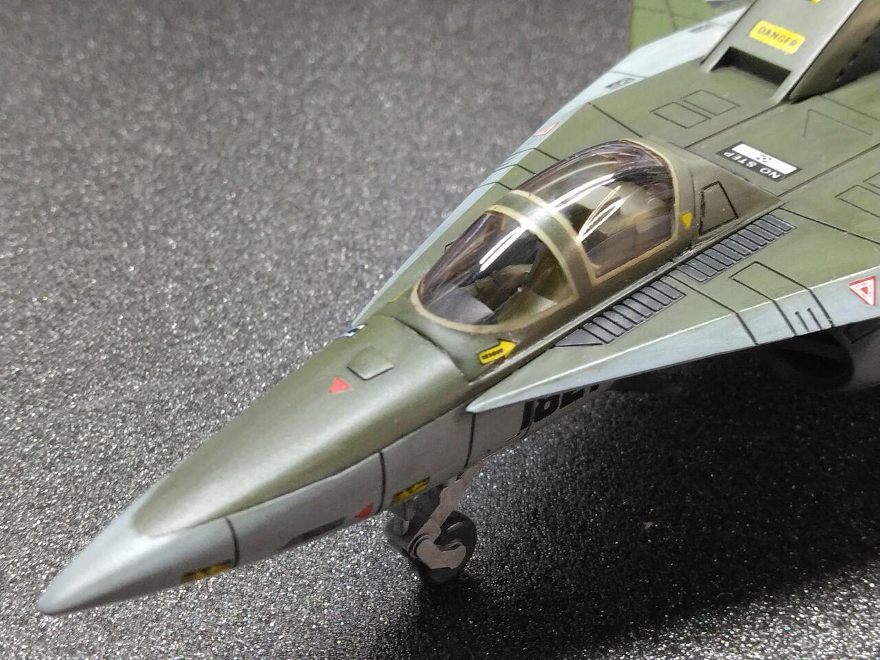 イマイ 1/72 国家防衛連合 可変戦闘攻撃機 「レギオス」 イマイ 1/72 国家防衛連合 可変戦闘攻撃機 「レギオス」
