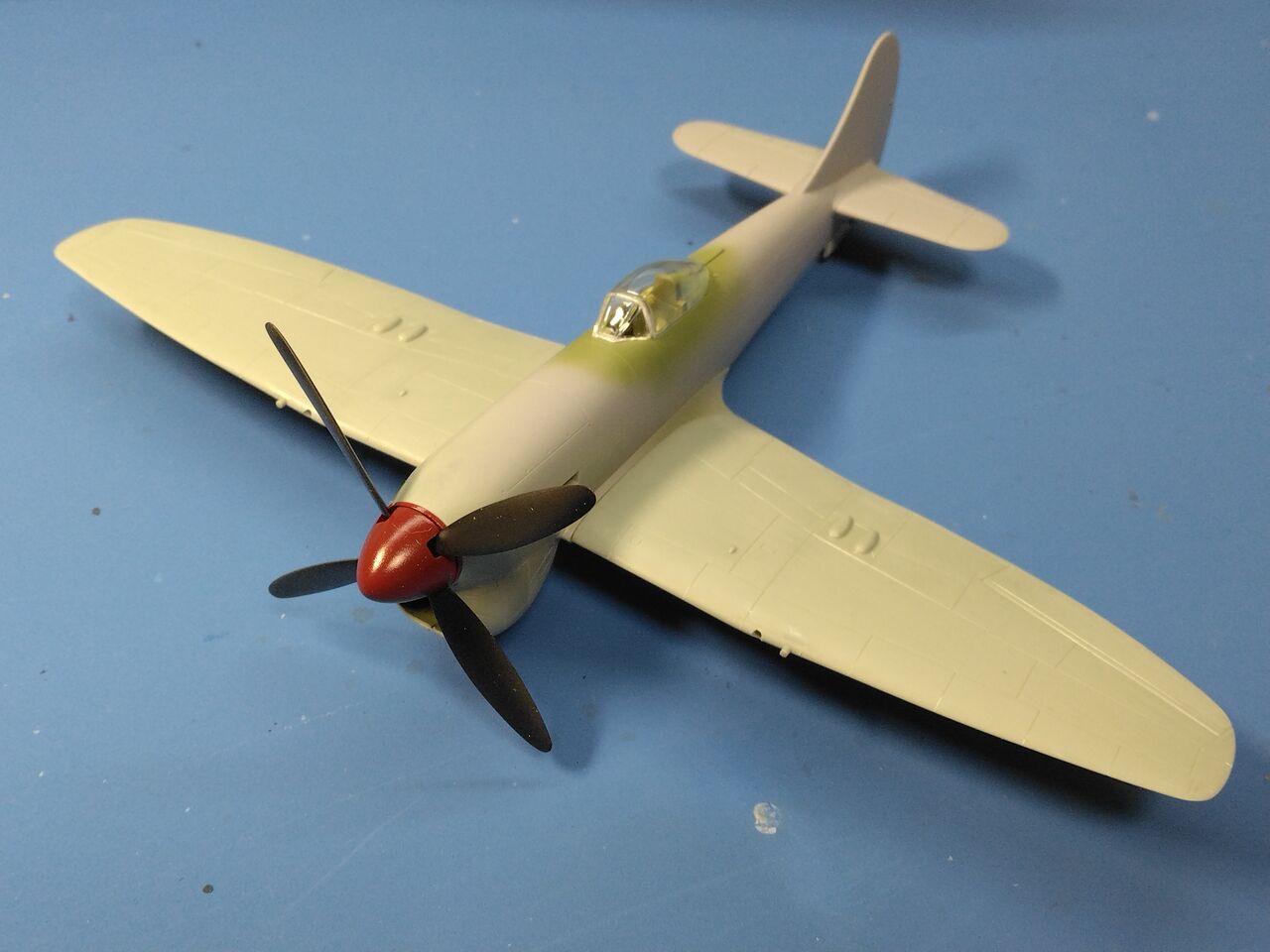 Amazon | アカデミー 1/72 ホーカーテンペストV AM12466