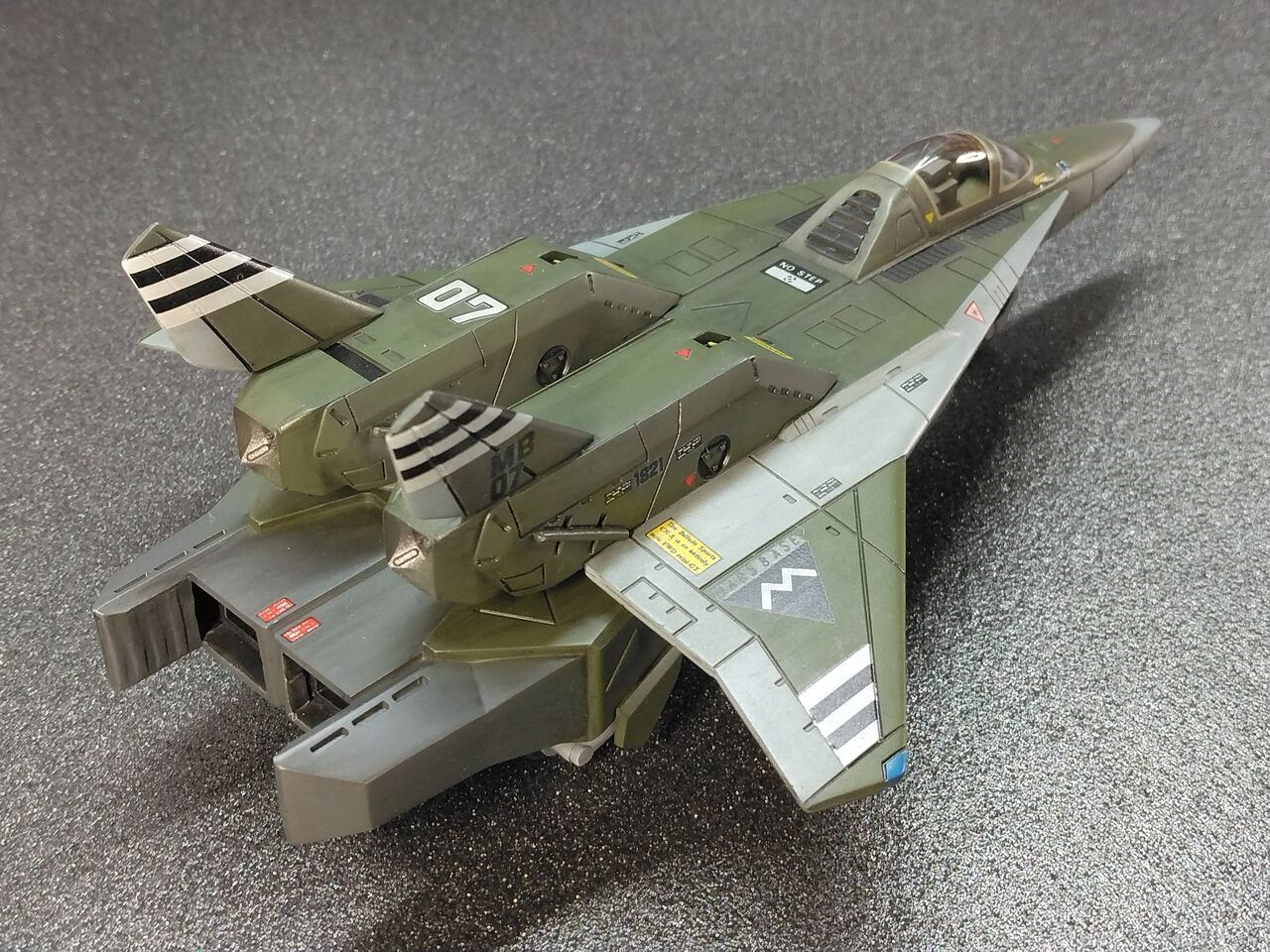 イマイ 1/72 国家防衛連合 可変戦闘攻撃機 「レギオス」 イマイ 1/72 国家防衛連合 可変戦闘攻撃機 「レギオス」