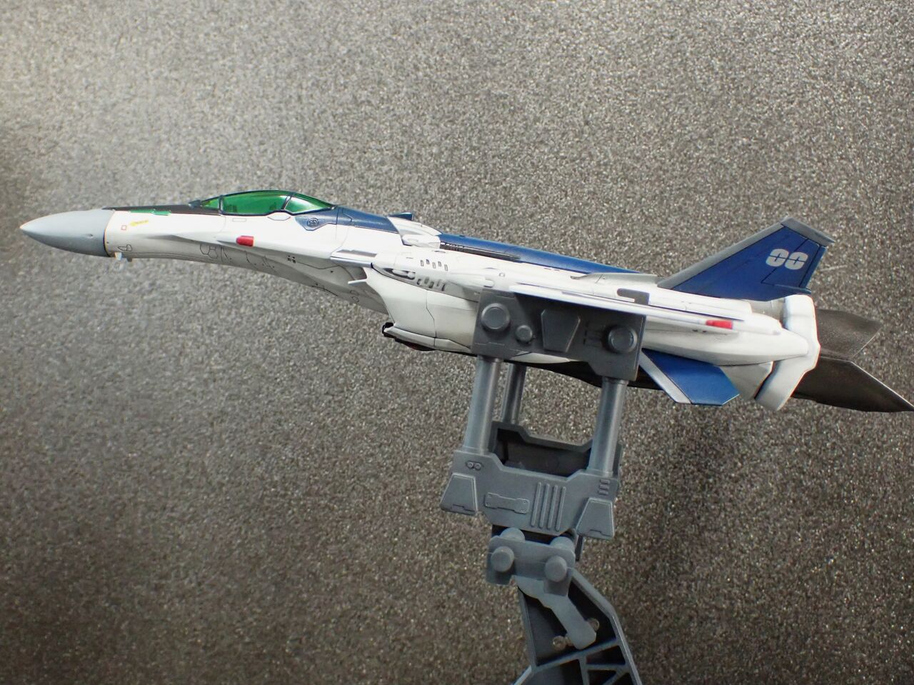 ★これは何者か！TOA FD-20 本格プロフェッショナル機へにいざない！　♪ バンダイ 1/100 S.M.S 可変戦闘機「VF-25F メサイア」 : 常磐