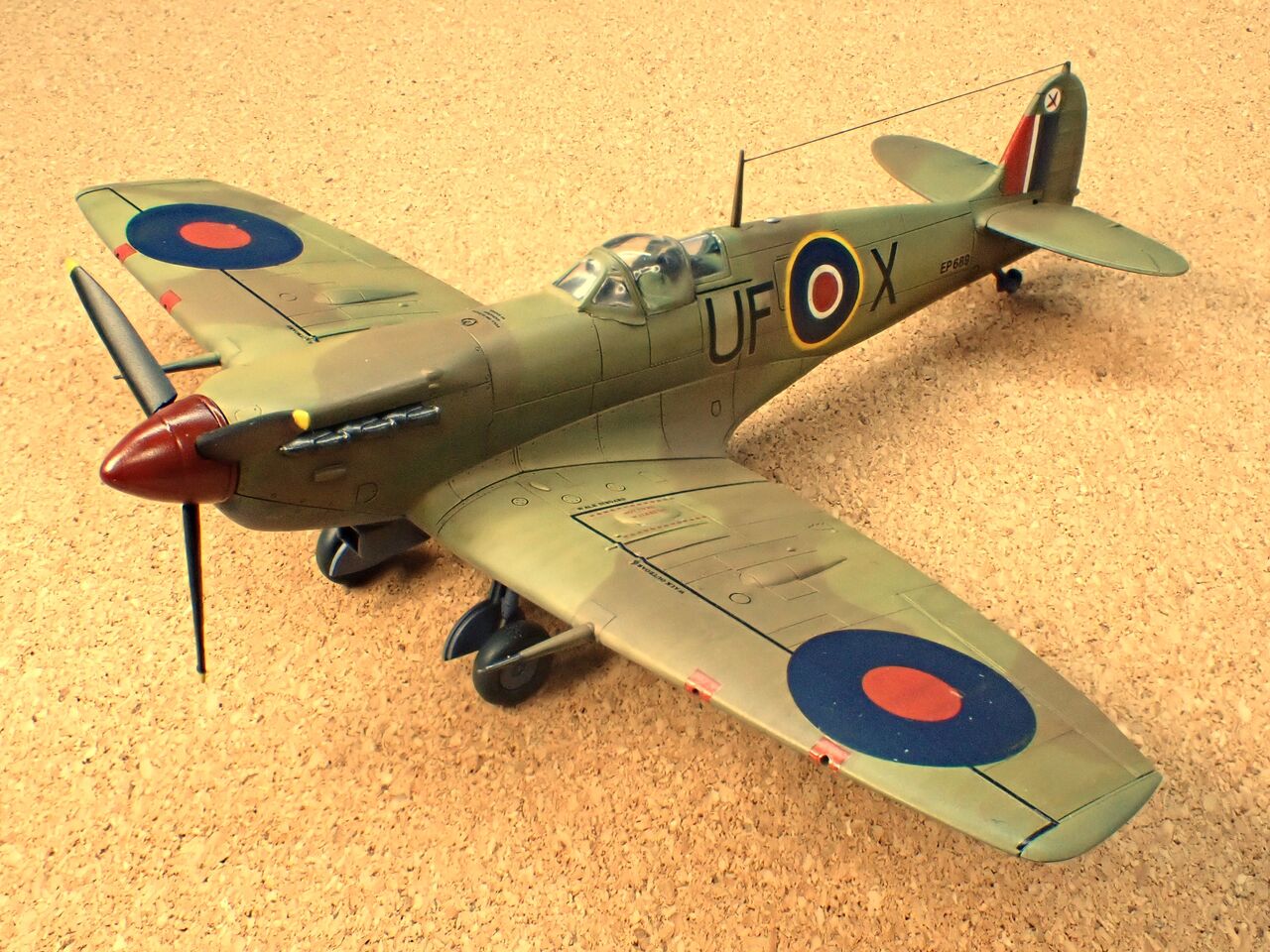 木製 戦闘機 模型 スピットファイア ZD-B 4434 1/72 木製 戦闘機 模型