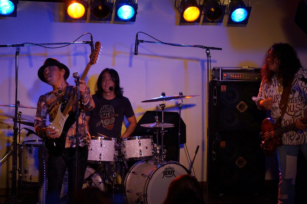 ジミヘン炸裂 オキナワａサインバーkoza マスターtakuの企み