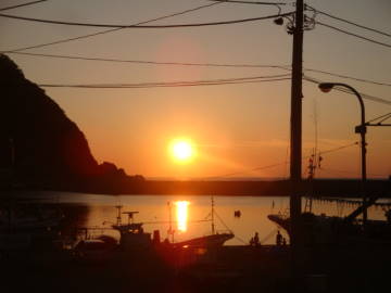 由良漁港に沈む夕陽