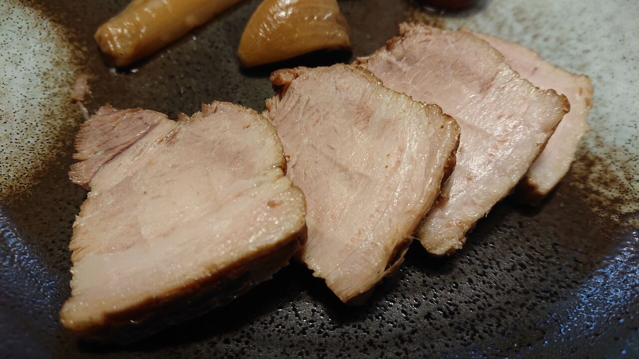 編集部キッチン 記者 豚バラ肉でチャーシューを作る みちのく 行ったり来たり 編集部キッチン 記者 豚バラ肉でチャーシューを作る みちのく 行ったり来たり