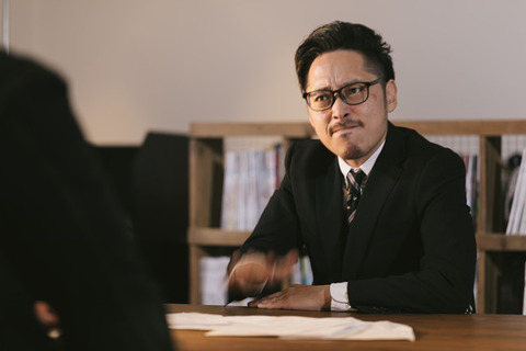 理不尽 男性