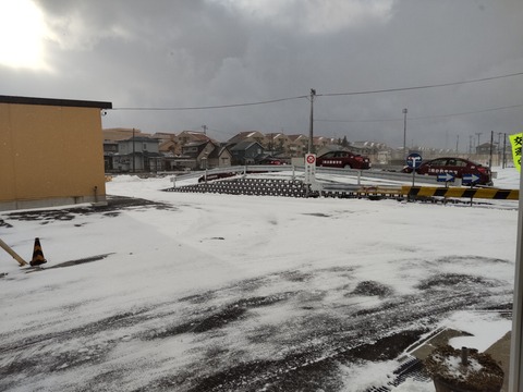 CENTER_0001_BURST20231218085708816_COVER