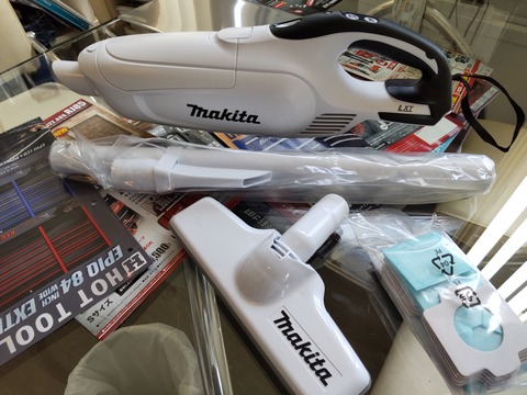 TRIANGLE_0001_BURST20220822124637800_COVER