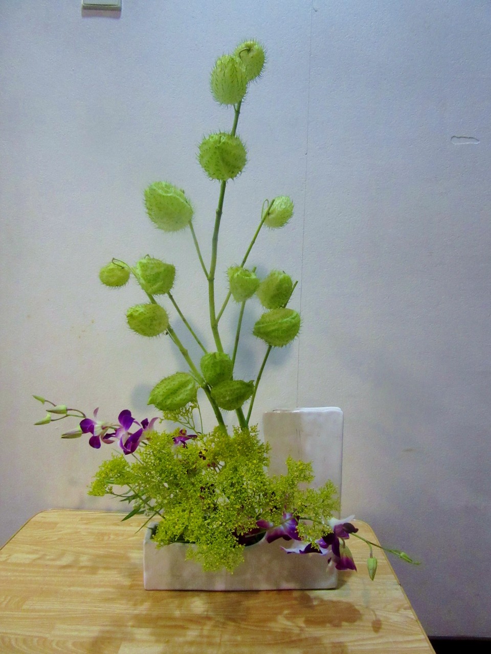 生け花の微妙なバランス 草月流上村春洸ぎゃらりー