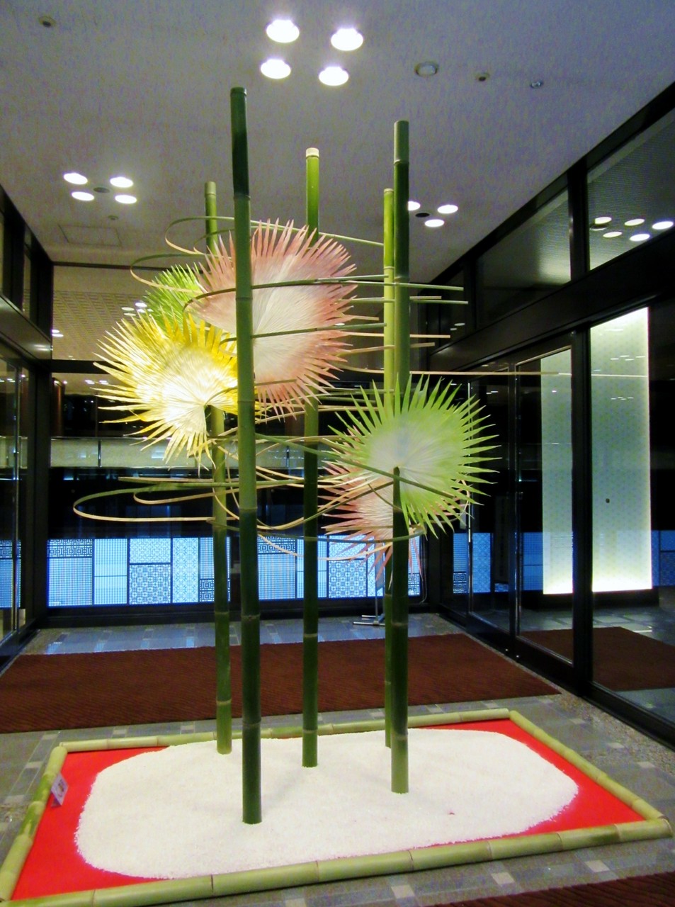 ＫＫＲホテル熊本オブジェ春仕様に : 草月流上村春洸ぎゃらりー