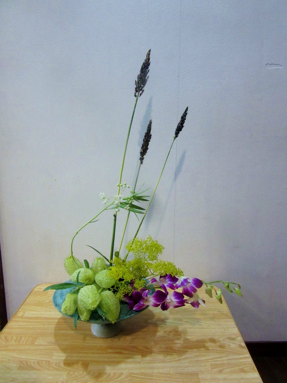 生け花の微妙なバランス 草月流上村春洸ぎゃらりー