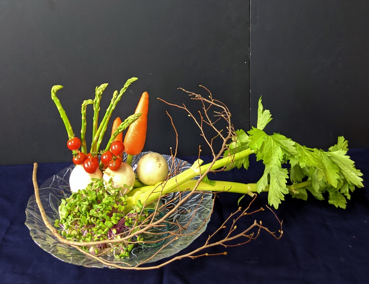 野菜を生けるって面白い 草月流上村春洸ぎゃらりー 野菜を生けるって面白い 草月流上村春洸ぎゃらりー