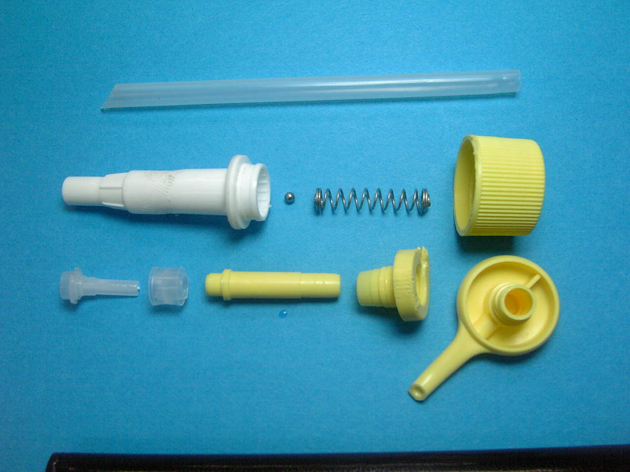 ポンプ容器の謎 タカの わくわくｔｅｃｈｎｏｌｏｇｙ アシステックの技術屋社長が身近な疑問を科学します