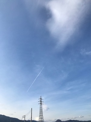アシストホーム 飛行機雲