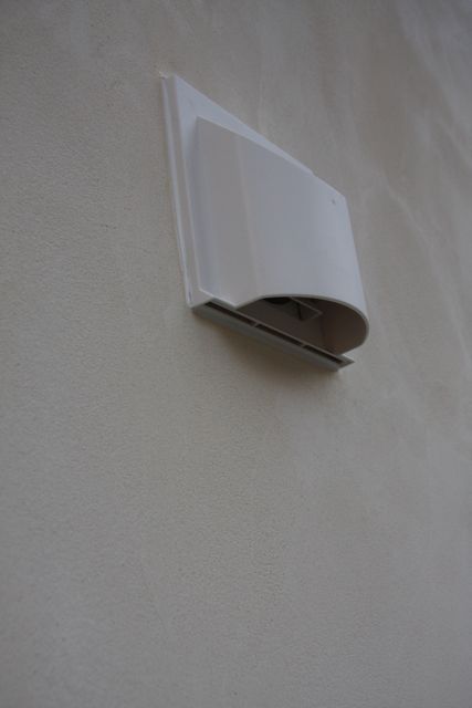 Nov 10 外壁 吸気口 換気システム クローズドテラスのある家