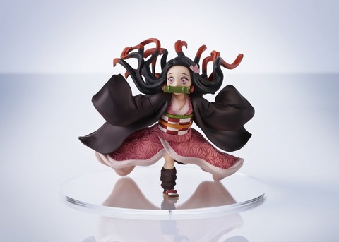 EiNwX7gUYAAR6gq[1]