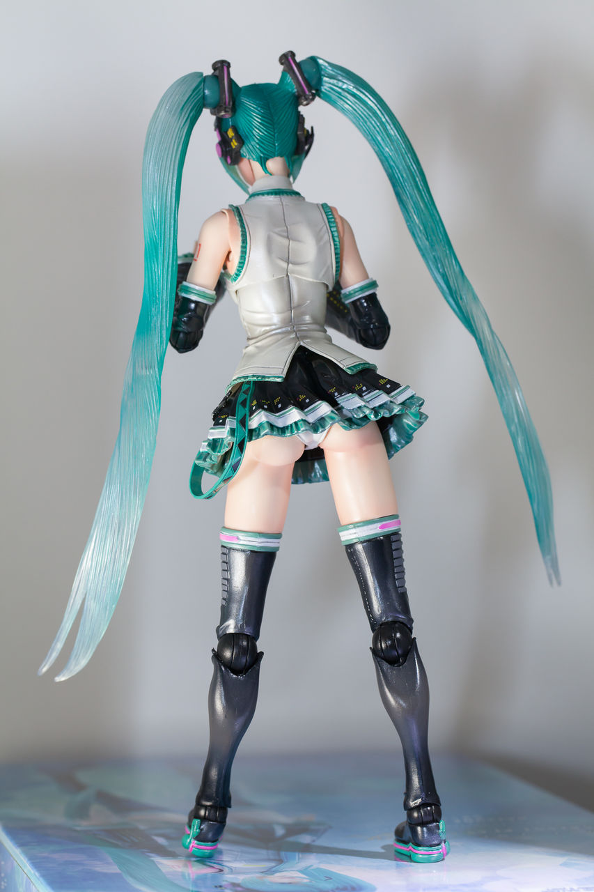 Vocaloid プレイアーツ改 初音ミク フィギュア美麗で稼働も出来るポージング自由レビュー フィギュア情報
