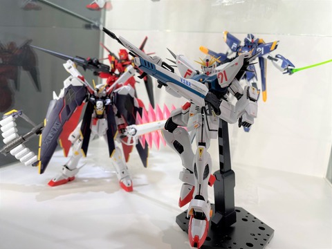Ewks8e_UYAkdGcG[1]