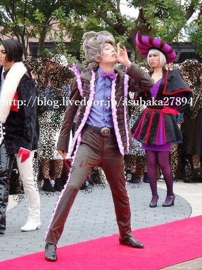 ｍｉｃｋｅｙ ｓ ｇｌｏｖｅ October 15