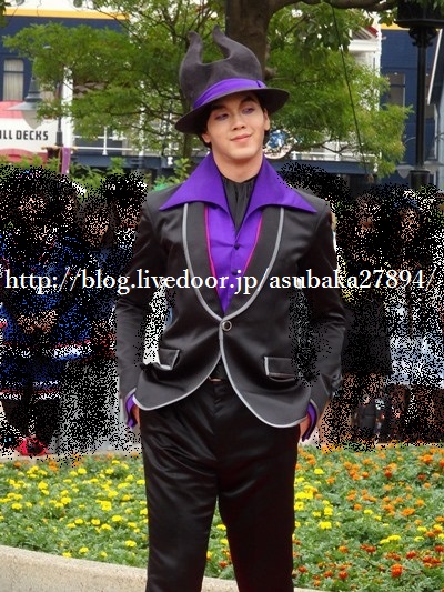 ｍｉｃｋｅｙ ｓ ｇｌｏｖｅ November 15